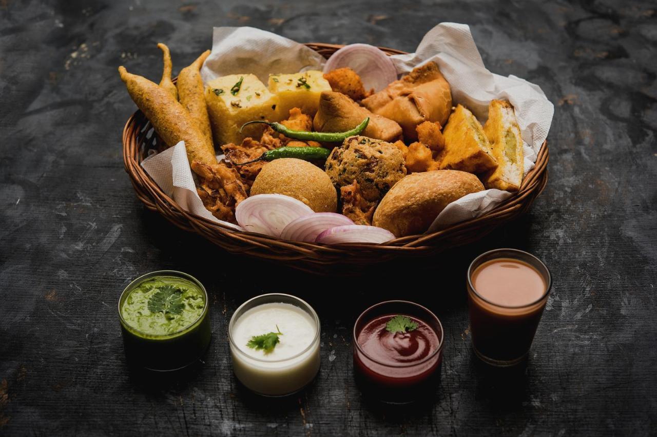 Oyo Flagship Krishna Regency Near Chaudhary Charan Singh International Airport Hotel Bijnaur Eksteriør billede